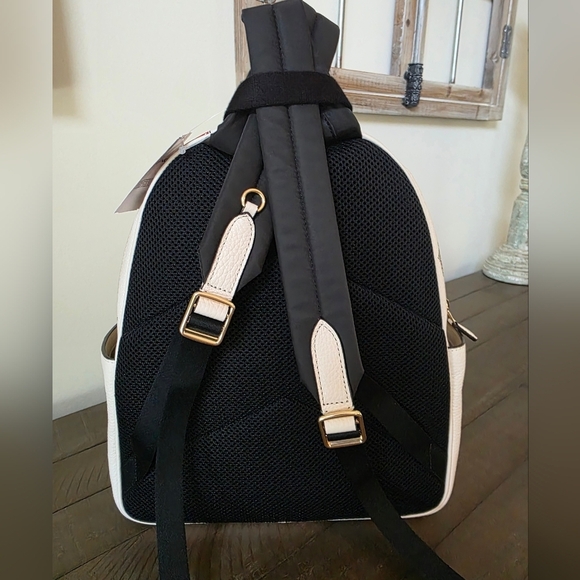 NWT Coach Court Backpack In Signature Canvas Strawberry Print - Picture 10 of 16